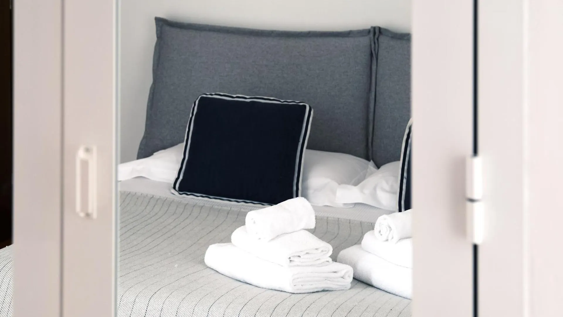 Comecasa 2 Bedrooms 5 Min Walk From Duomo Milan 0*,  Italy